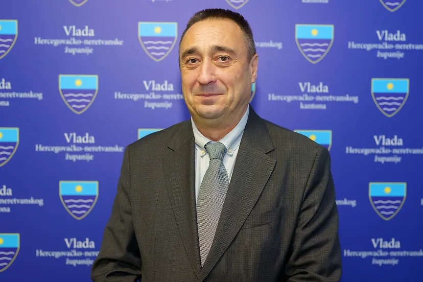 Биографија