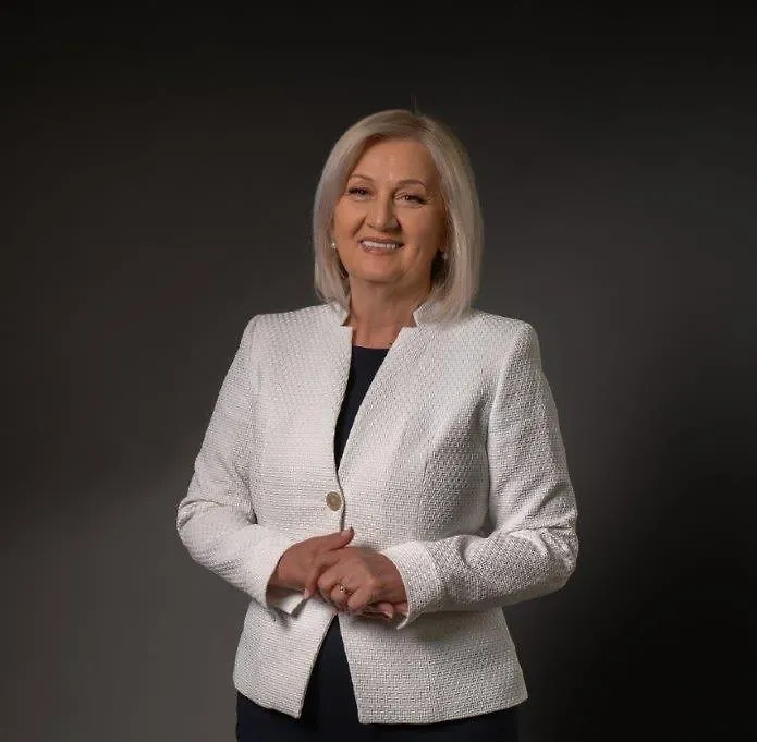 Биографија